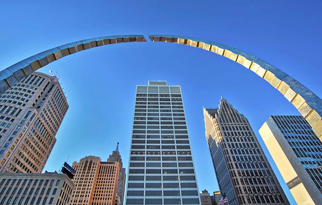 Detroit skyline with arch