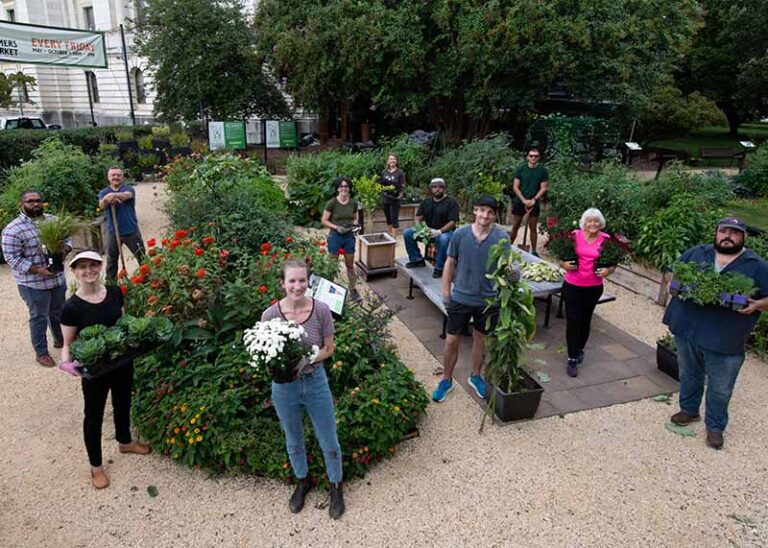 EarthShare - Workplace Giving Services for the Public Sector - Volunteers at a Farmers Market Garden
